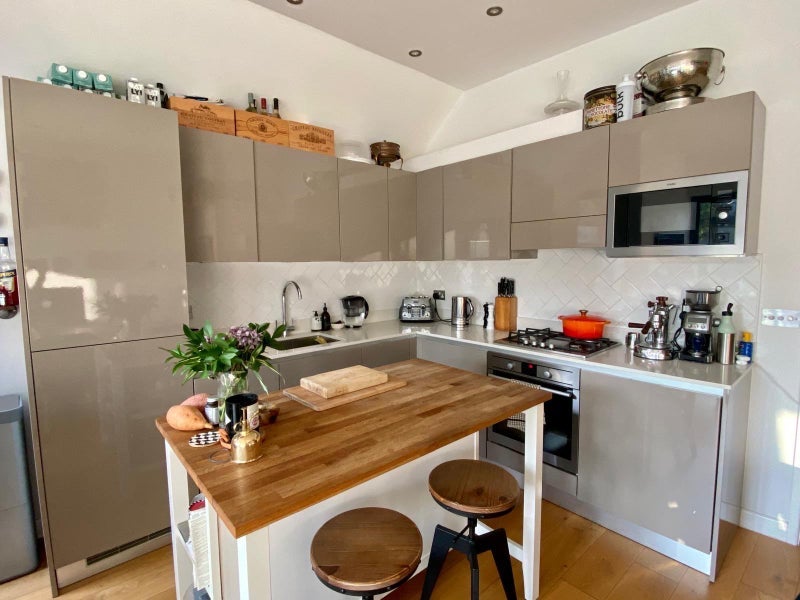 Room Parkhurst Road in Greater London