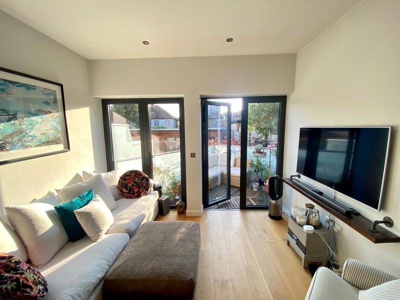 Room Parkhurst Road in Greater London