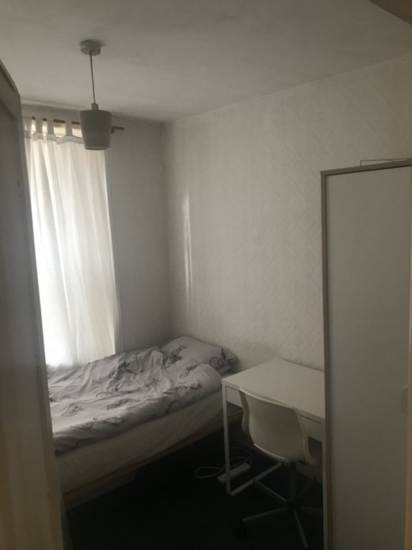 Room Duke's Road in Greater London