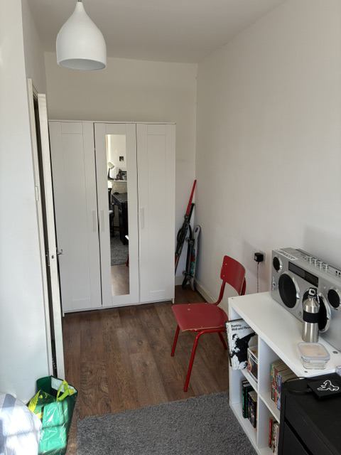 Room Gumleigh Road in Greater London