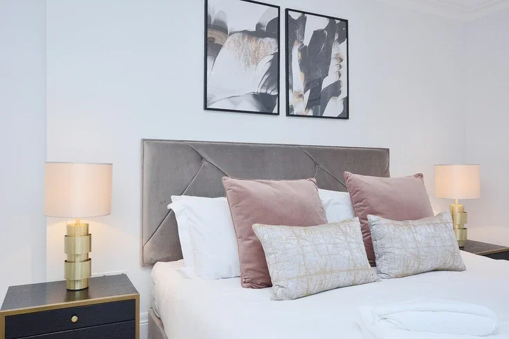 Flat Queensberry Place in Greater London