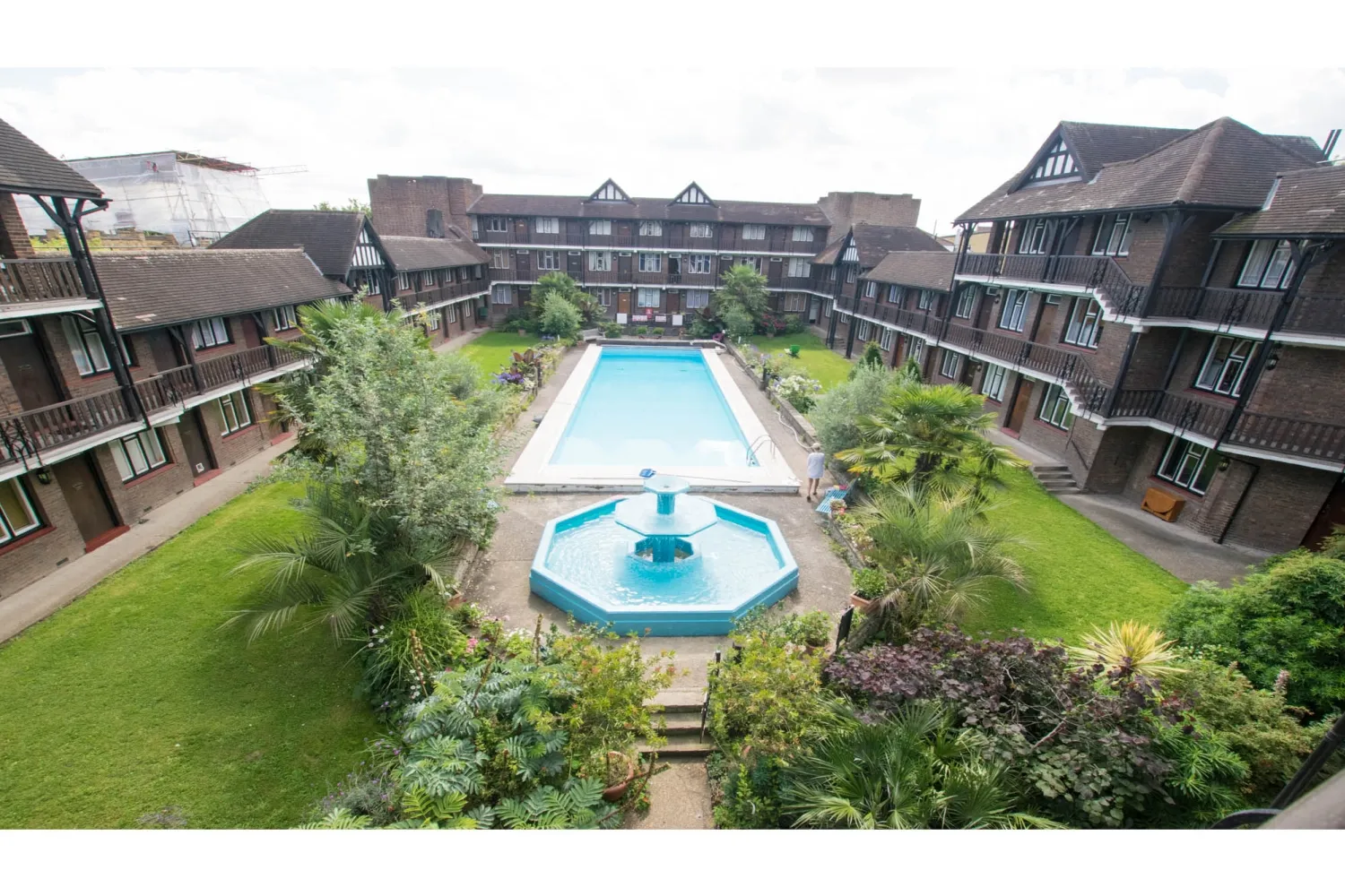 Flat Elm Park in Greater London