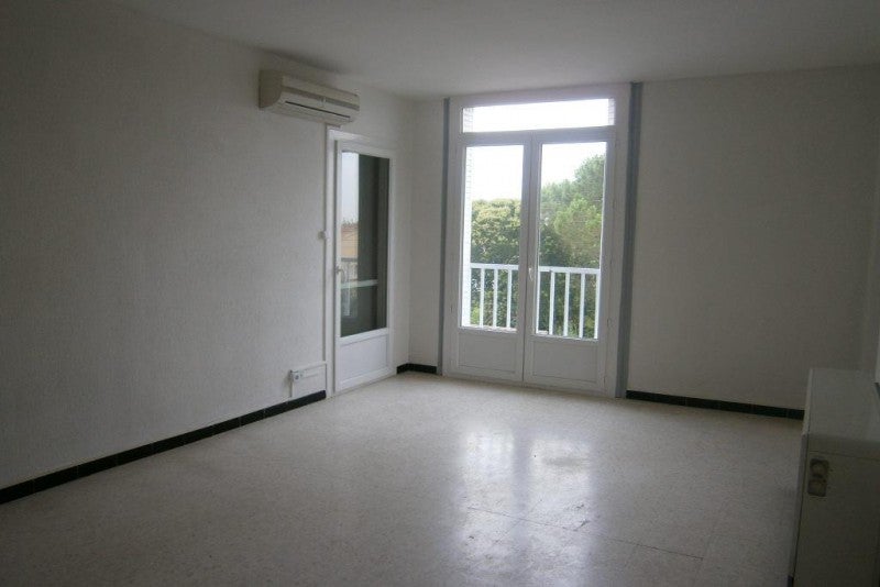 Flat Allée Serge Loiseau in Nîmes