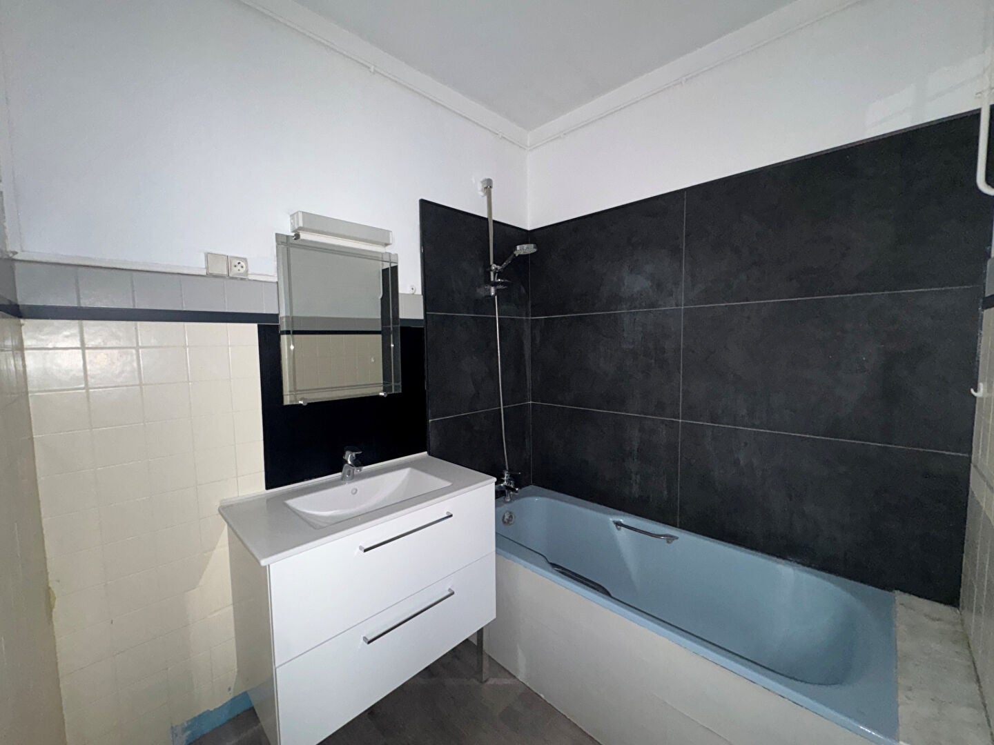 Appartement Allée Serge Loiseau à Nîmes