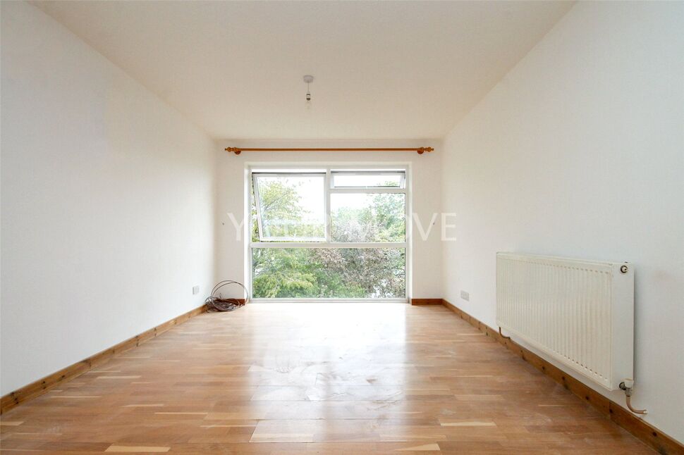 Flat South Street in Greater London