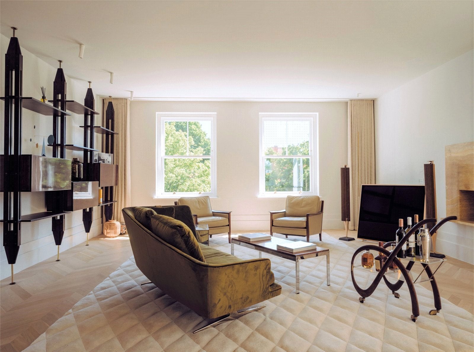 Flat Maresfield Gardens in Greater London