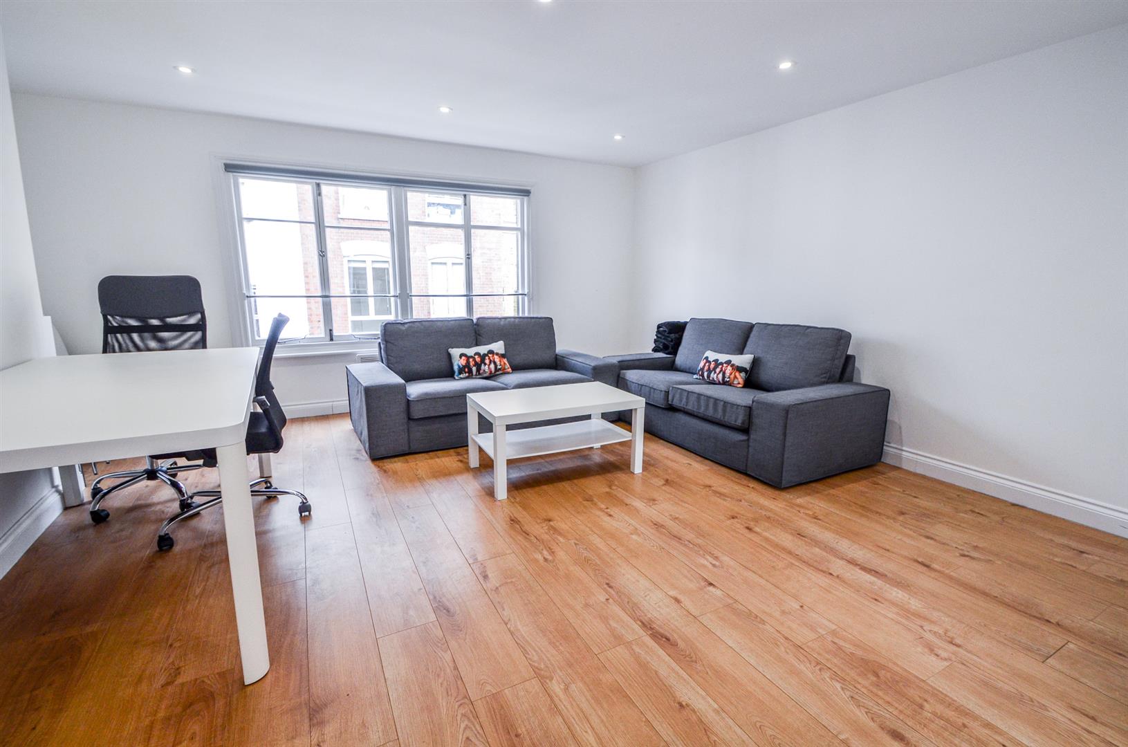 Room Berwick Street in City of Westminster
