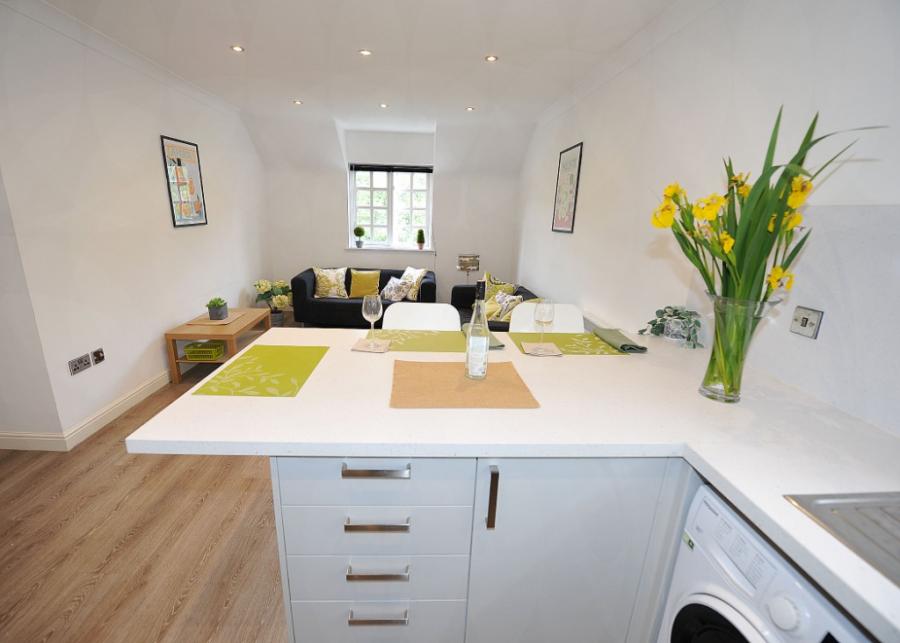 Flat Hadfield Close in Manchester