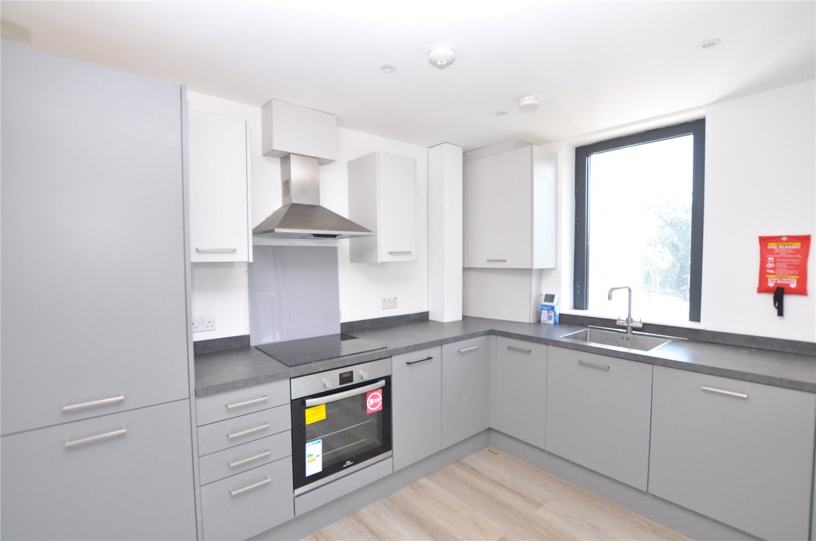 Flat Farnborough Road in Rushmoor