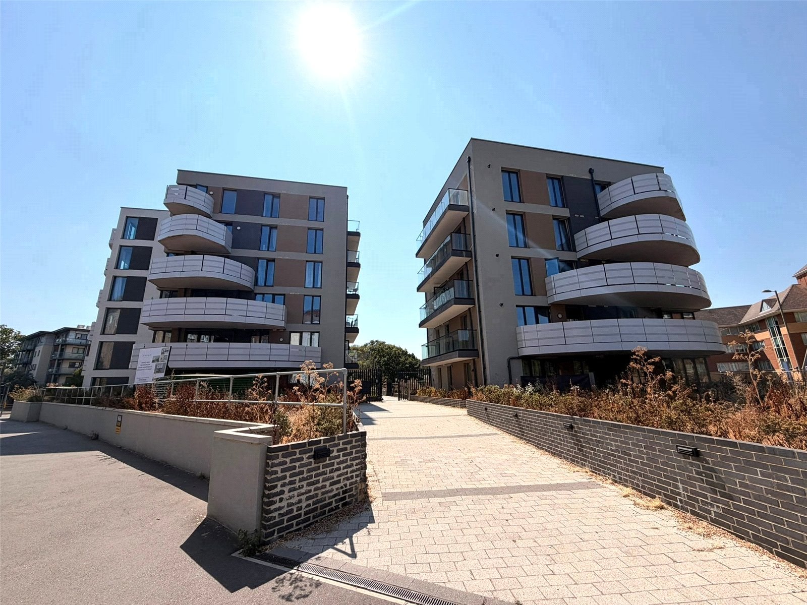 Flat Farnborough Road in Rushmoor