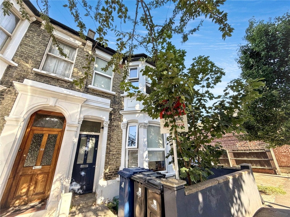 Flat Mansell Road in Greater London