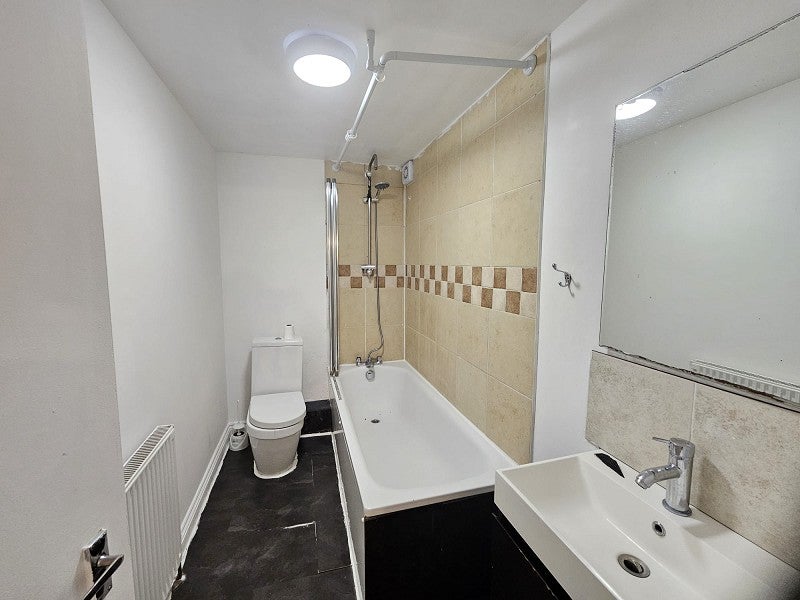Flat Beulah Road in Greater London