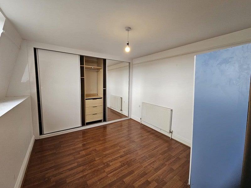 Flat Beulah Road in Greater London