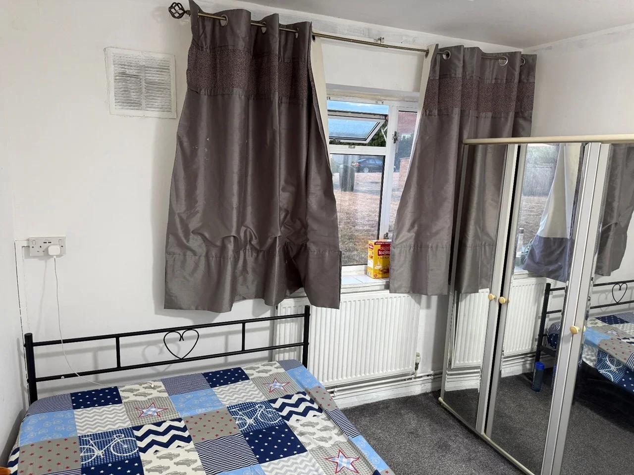 Room Bourne Avenue in Greater London