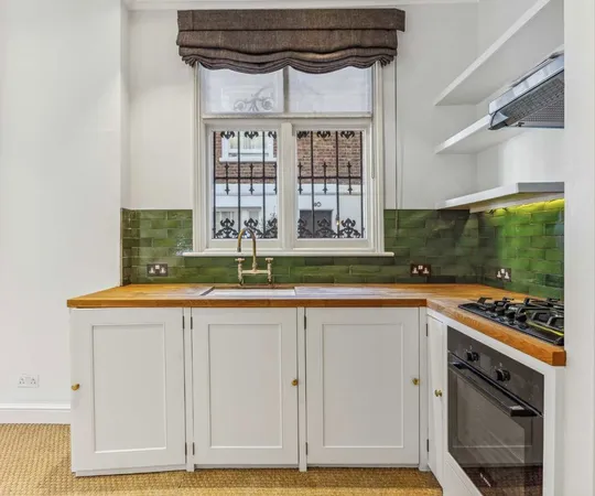 Flat Upper Cheyne Row in Greater London