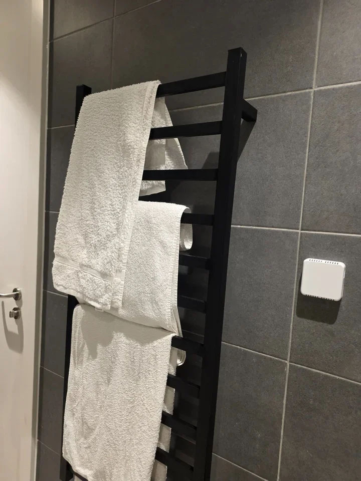 Room Dudden Hill Lane in Greater London