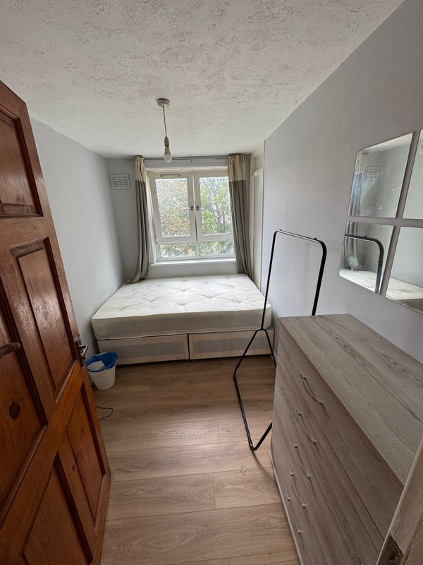Room Benworth Street in Greater London