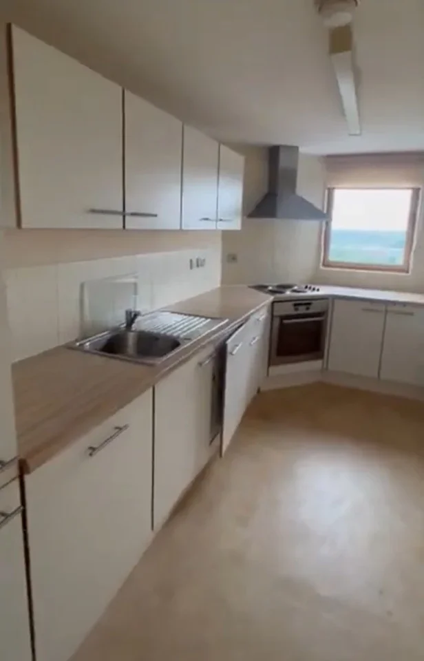Flat Gomer Street West in Willenhall
