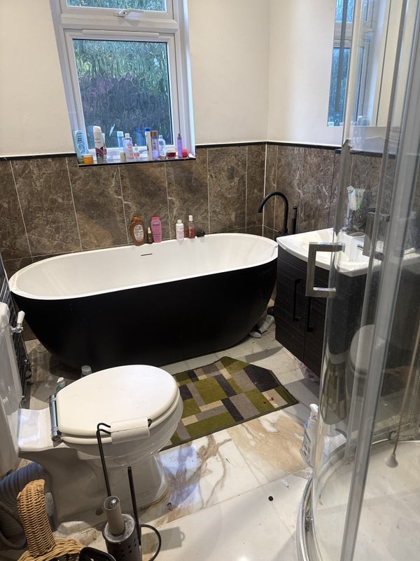 Room Woodlands Avenue in Greater London
