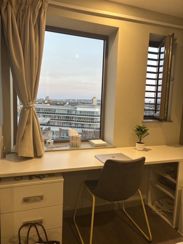 Room Gibbins Road in Greater London