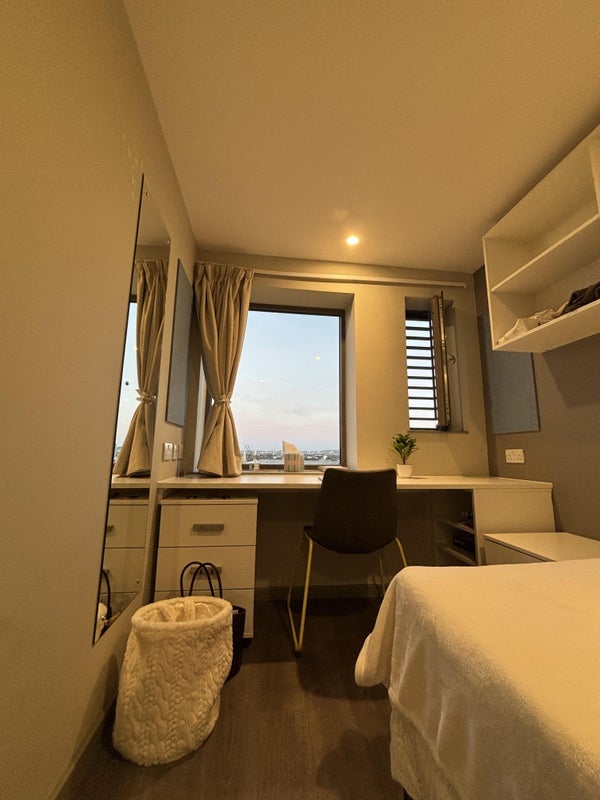 Room Gibbins Road in Greater London