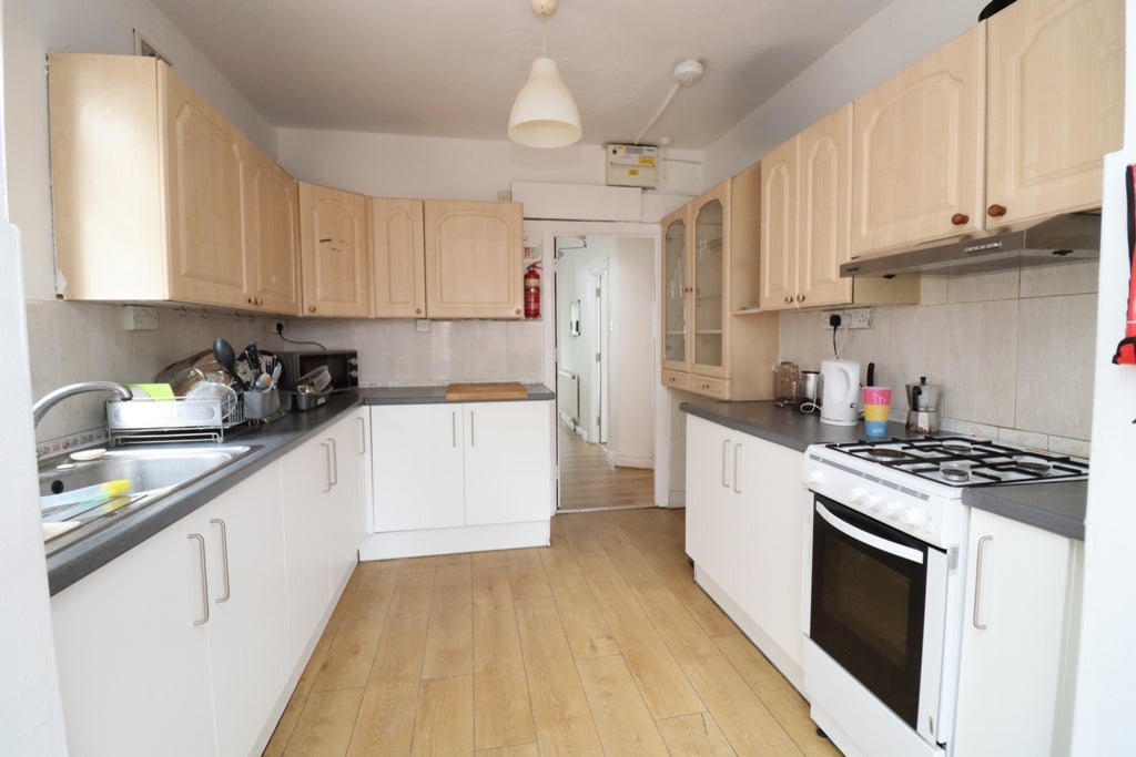 Room Globe Road in Greater London