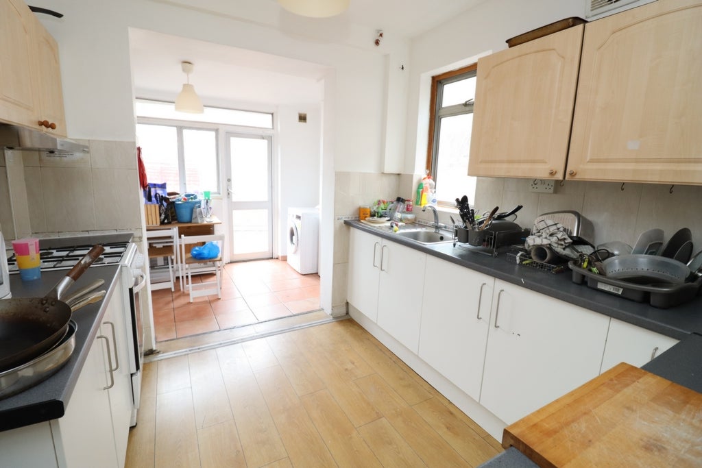 Room Globe Road in Greater London