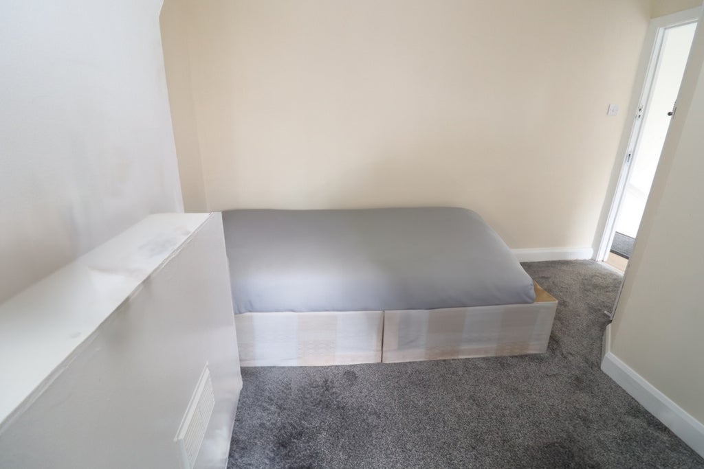 Room Globe Road in Greater London
