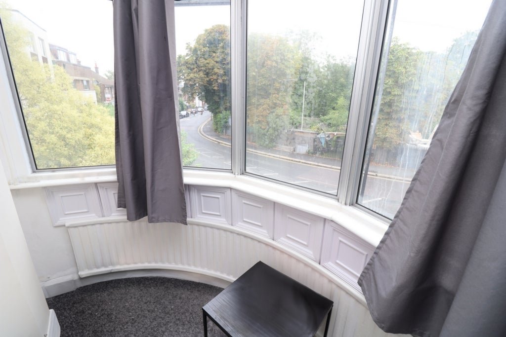 Room Globe Road in Greater London