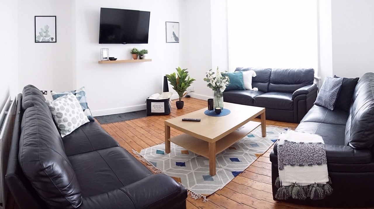 Flat Devonshire Place in Newcastle upon Tyne