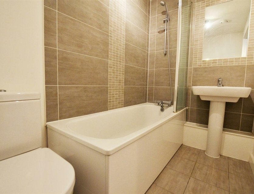 Flat Park Lodge Avenue in Greater London