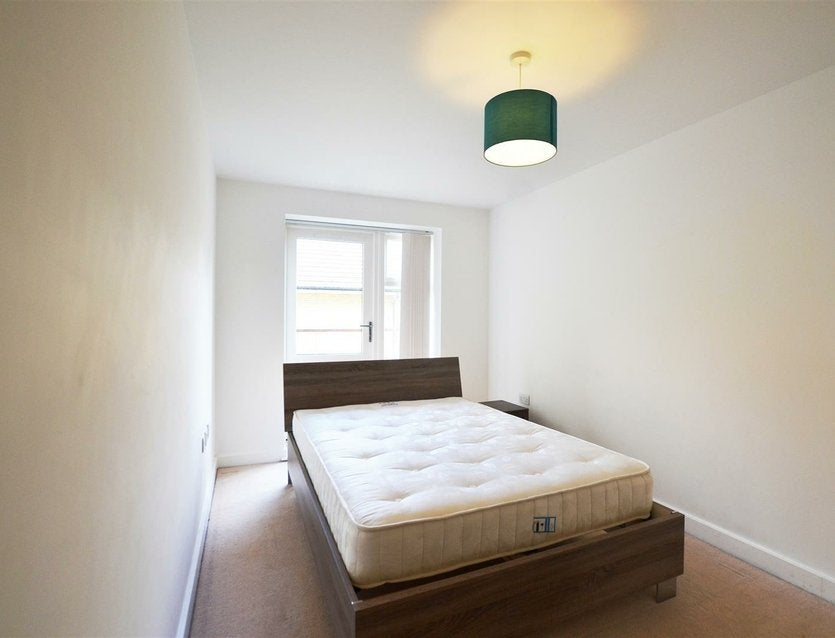 Flat Park Lodge Avenue in Greater London