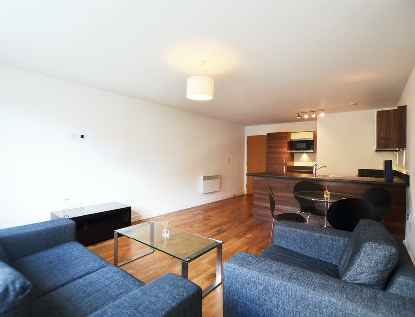 Flat Park Lodge Avenue in Greater London