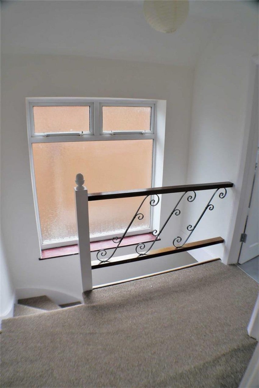 Room Leighton Avenue in Worthing