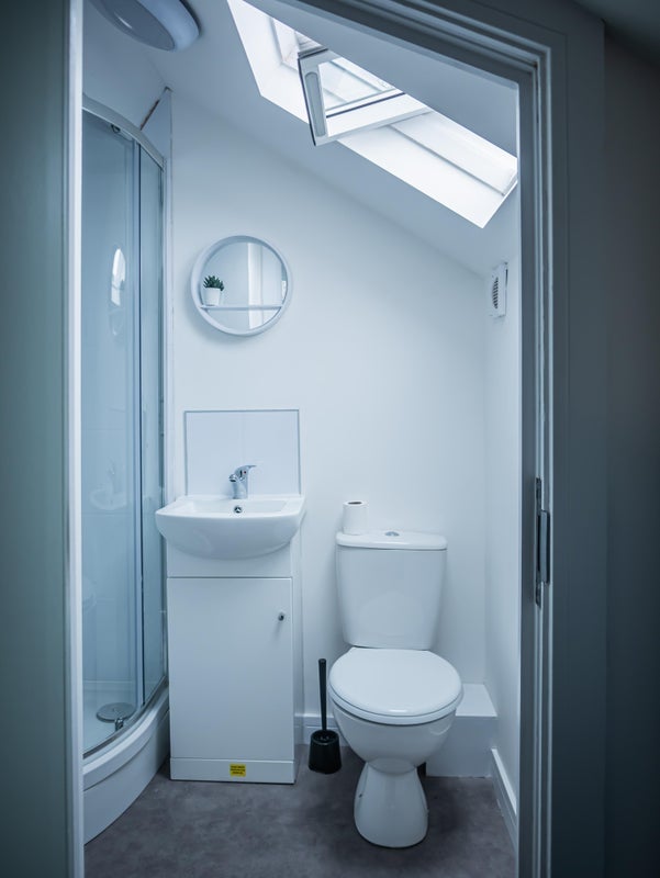 Room Dodworth Road in Barnsley
