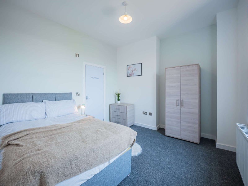 Room Dodworth Road in Barnsley
