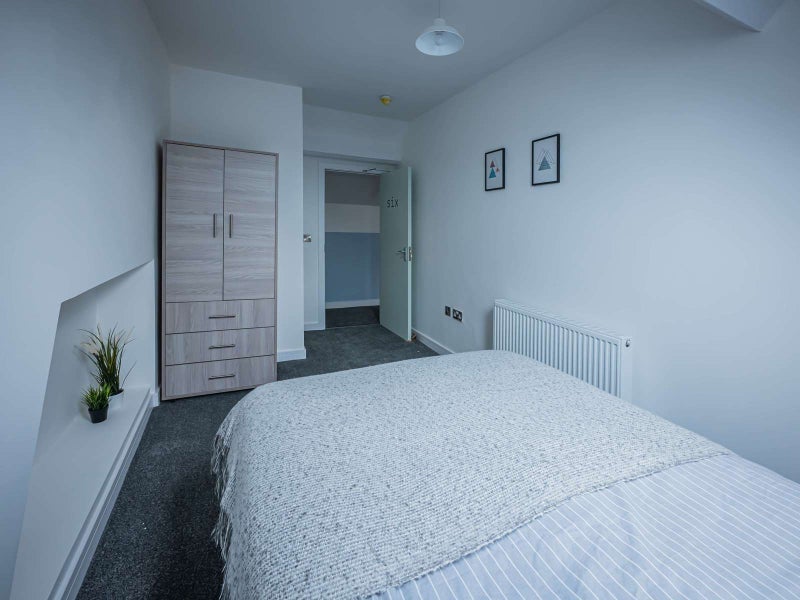 Room Dodworth Road in Barnsley