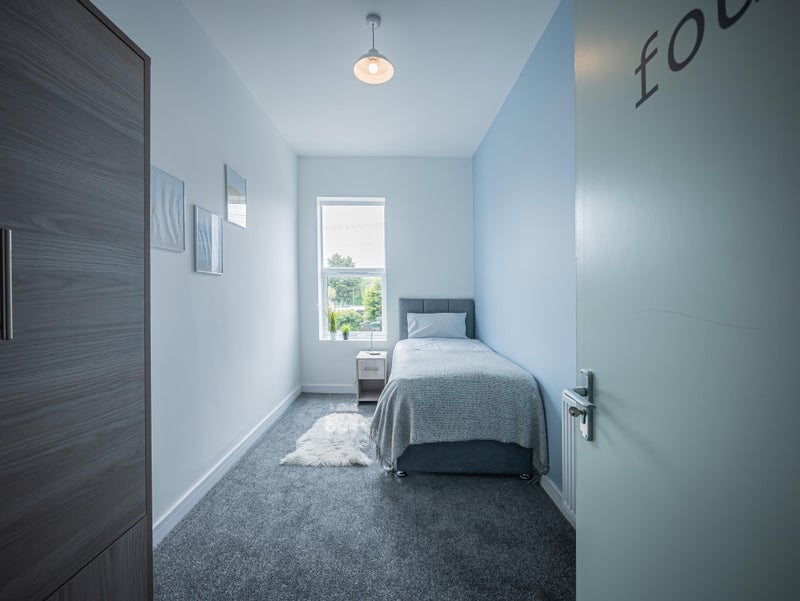 Room Dodworth Road in Barnsley
