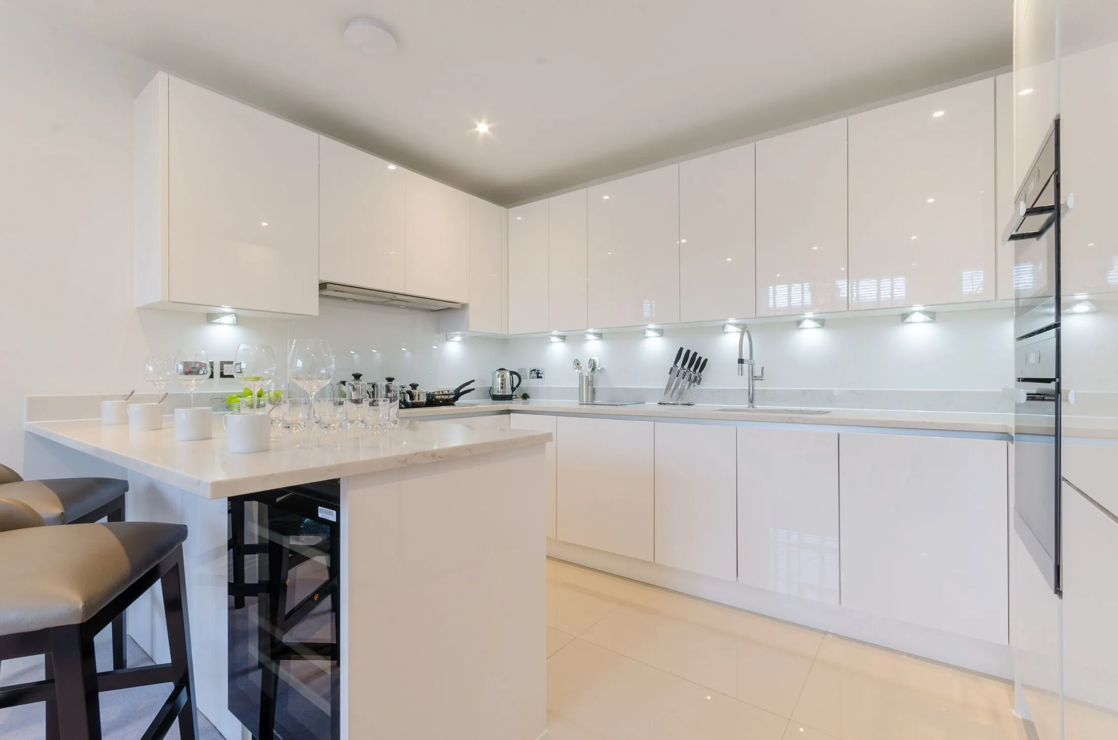 Flat Crabtree Lane in Greater London