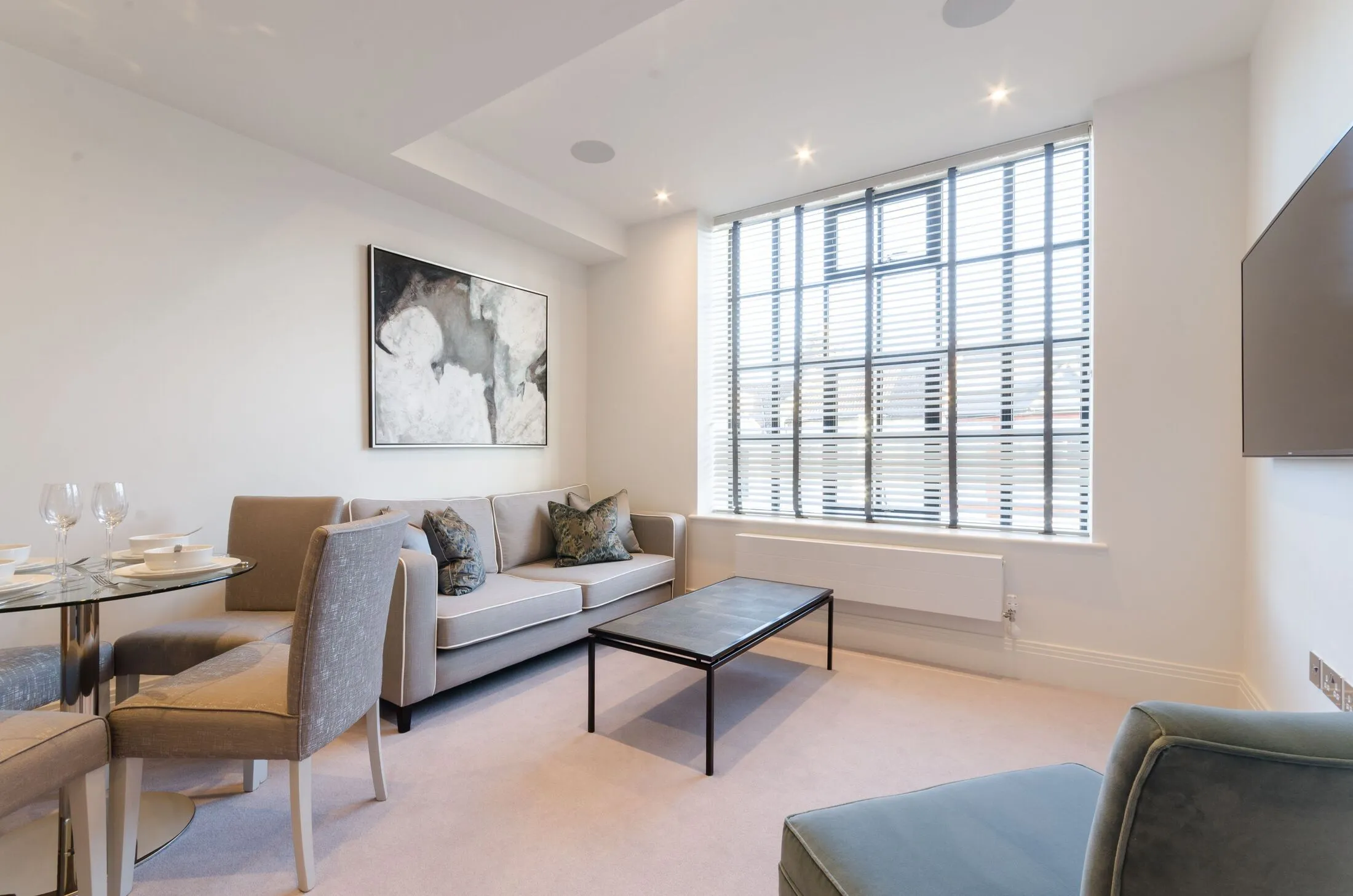 Flat Crabtree Lane in Greater London