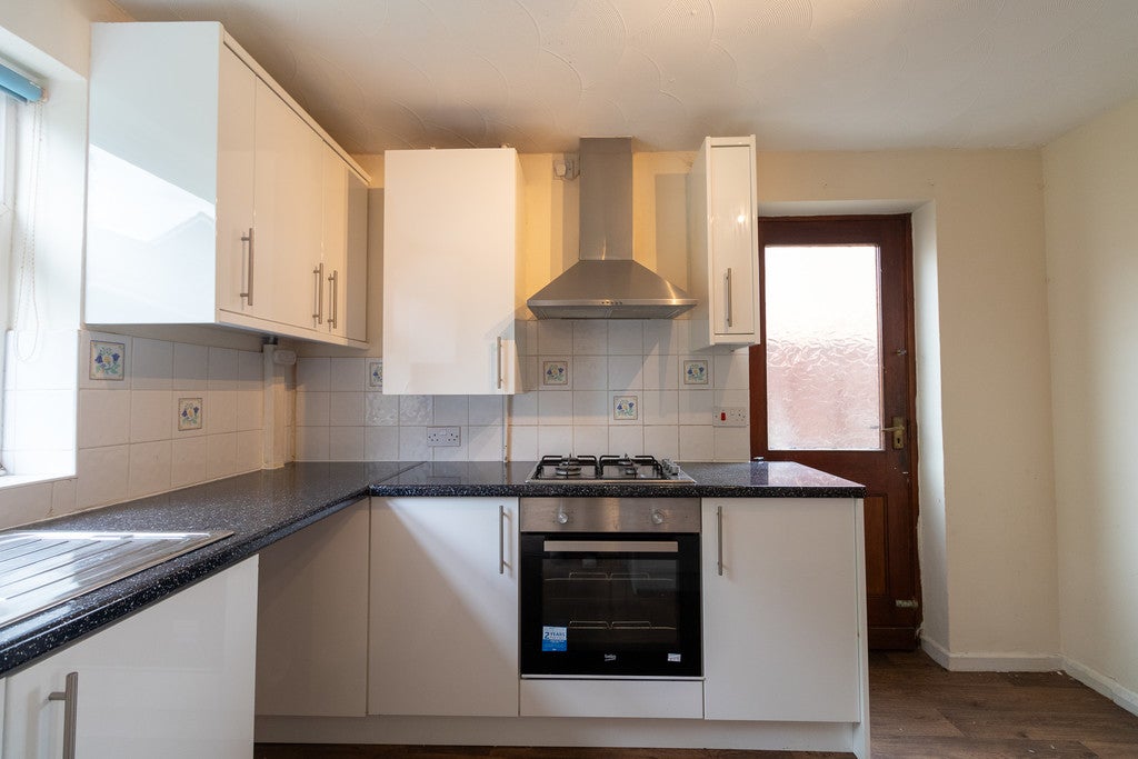 House Walmer Close in Reading