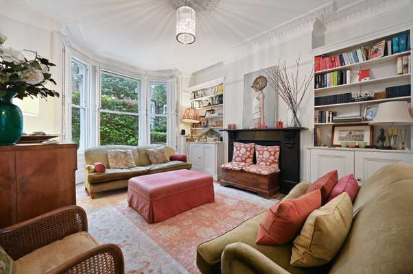 House Melrose Gardens in Greater London