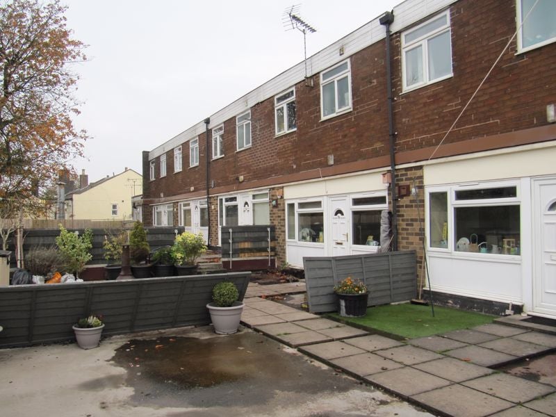 Flat High Street in Coseley
