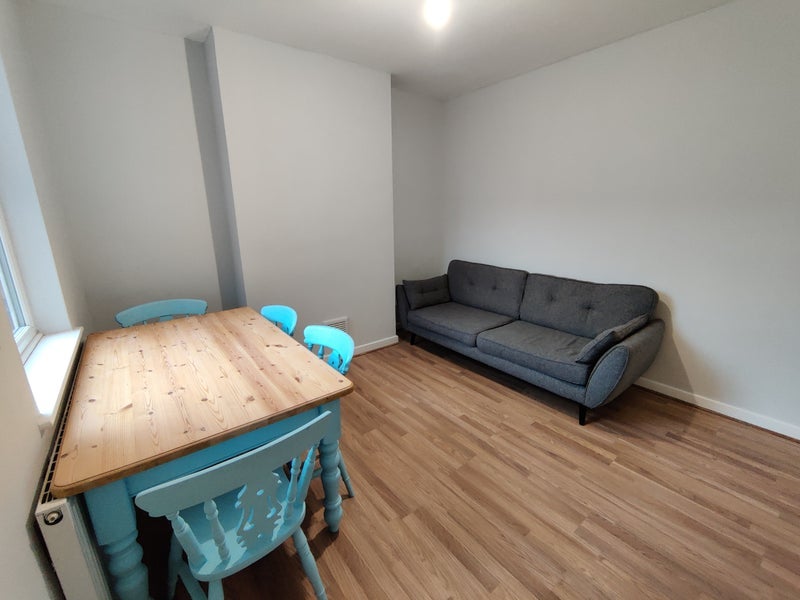 Room Warwick Street in Nottingham