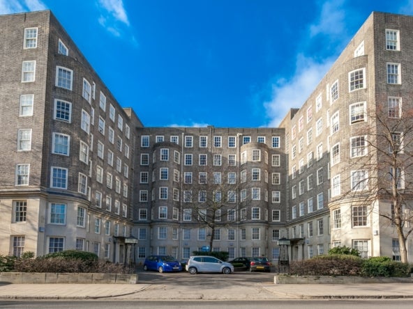 Flat Circus Road in City of Westminster