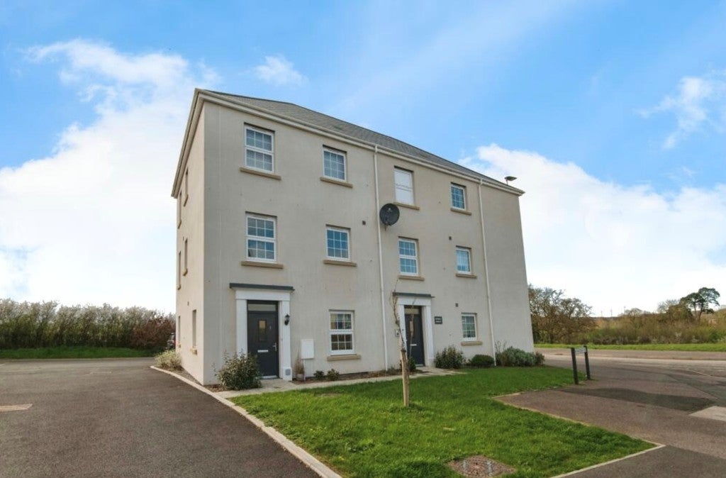 Flat Kingfisher Rise in East Devon