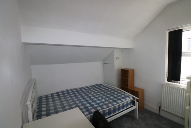 Room Derby Grove in Nottingham
