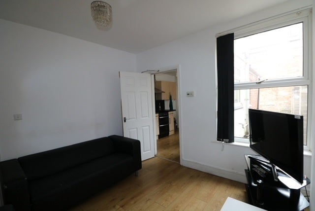 Room Derby Grove in Nottingham