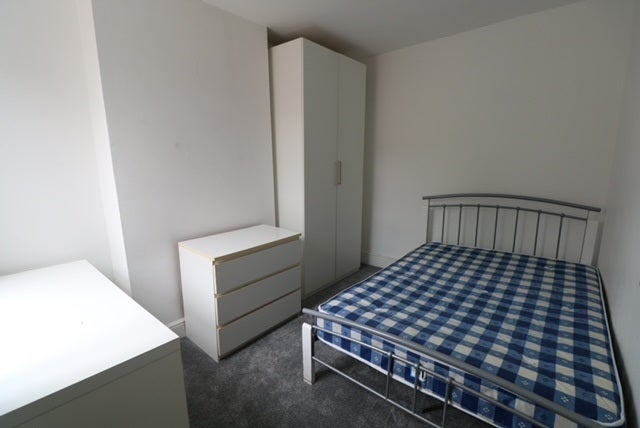 Room Derby Grove in Nottingham