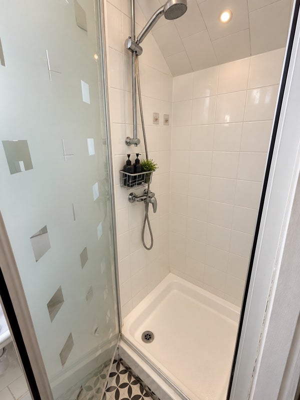 Room Dorchester Grove in Greater London